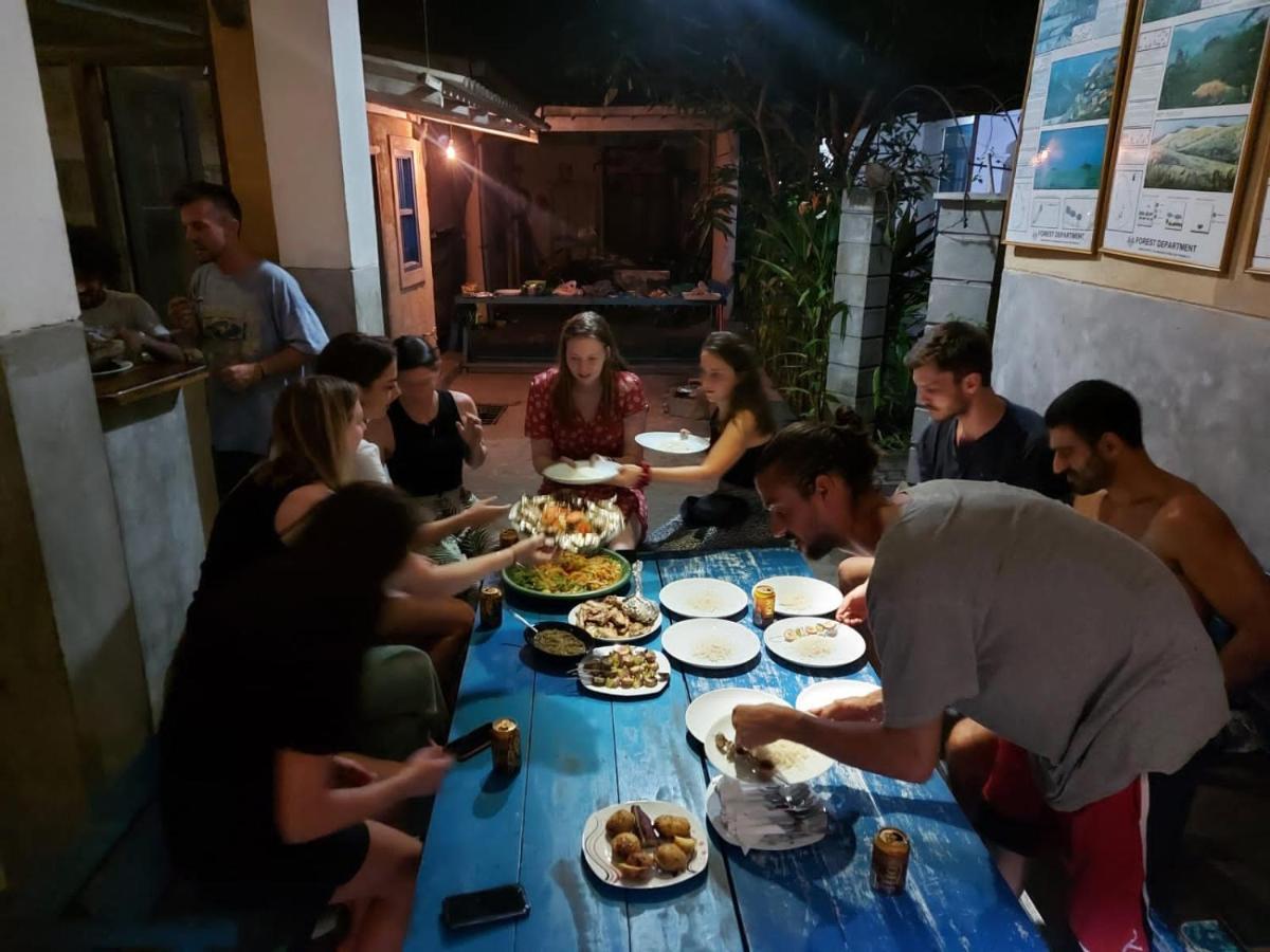 Cycling Backpacker Hostel & Cafe Unawatuna Extérieur photo