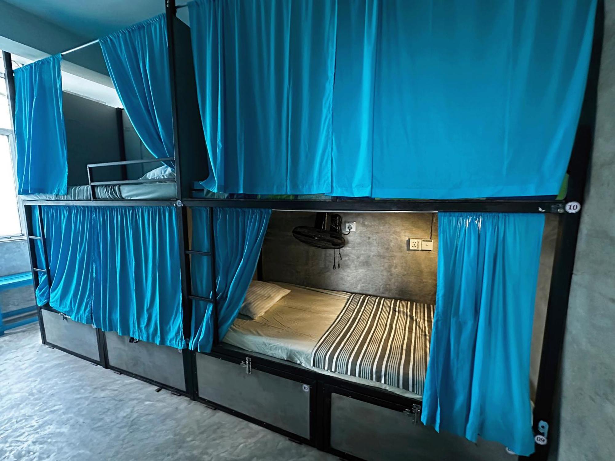 Cycling Backpacker Hostel & Cafe Unawatuna Extérieur photo