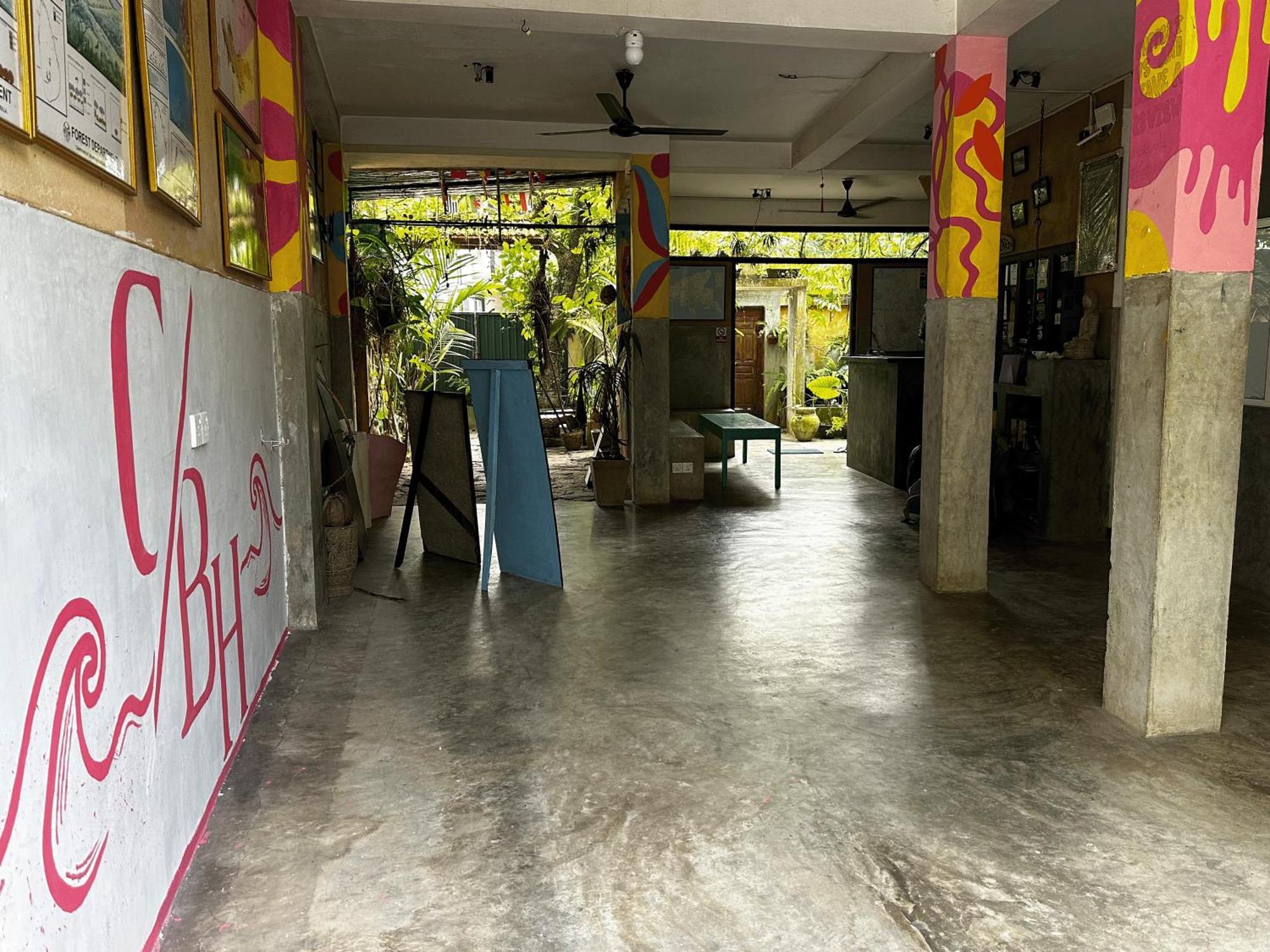 Cycling Backpacker Hostel & Cafe Unawatuna Extérieur photo