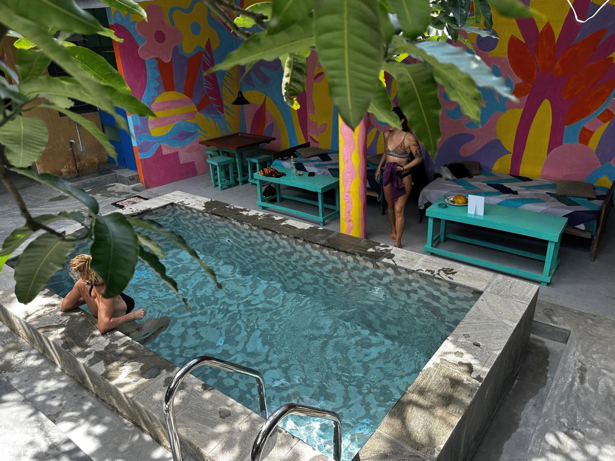 Cycling Backpacker Hostel & Cafe Unawatuna Extérieur photo